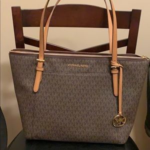 Michael Kors voyage bag NWOT SOLD